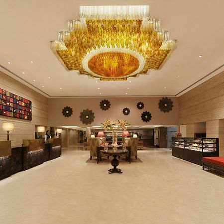 Grand Mercure Vadodara Surya Palace Kültér fotó
