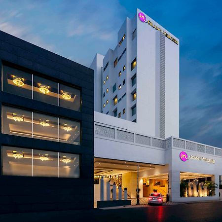 Grand Mercure Vadodara Surya Palace Kültér fotó