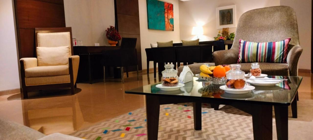Grand Mercure Vadodara Surya Palace Kültér fotó