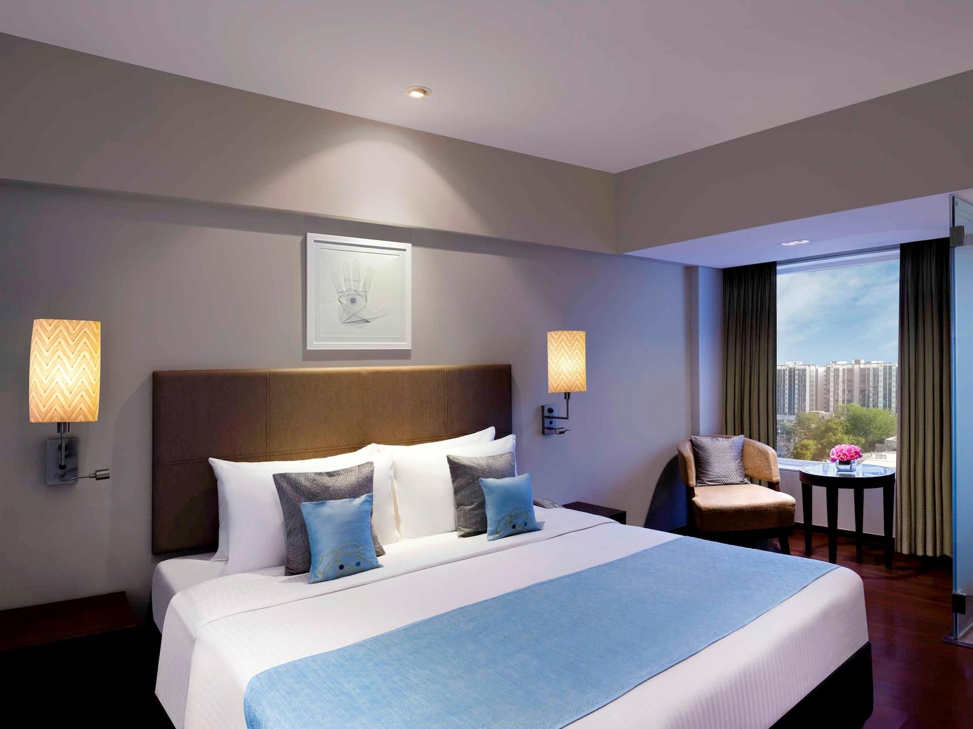 Grand Mercure Vadodara Surya Palace Kültér fotó