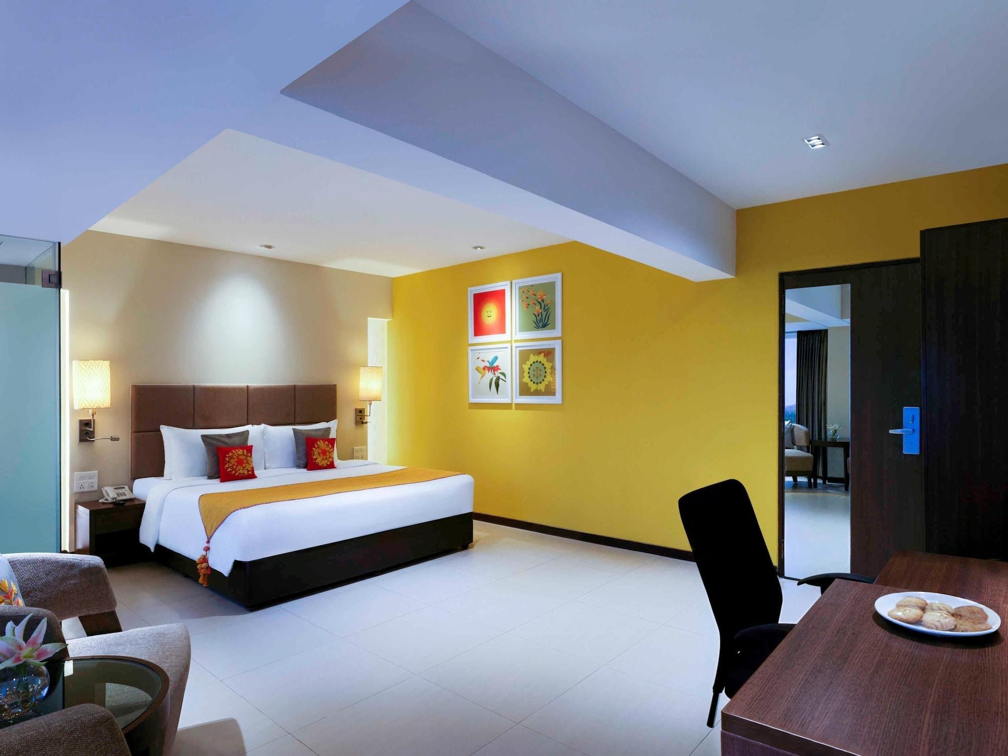 Grand Mercure Vadodara Surya Palace Kültér fotó