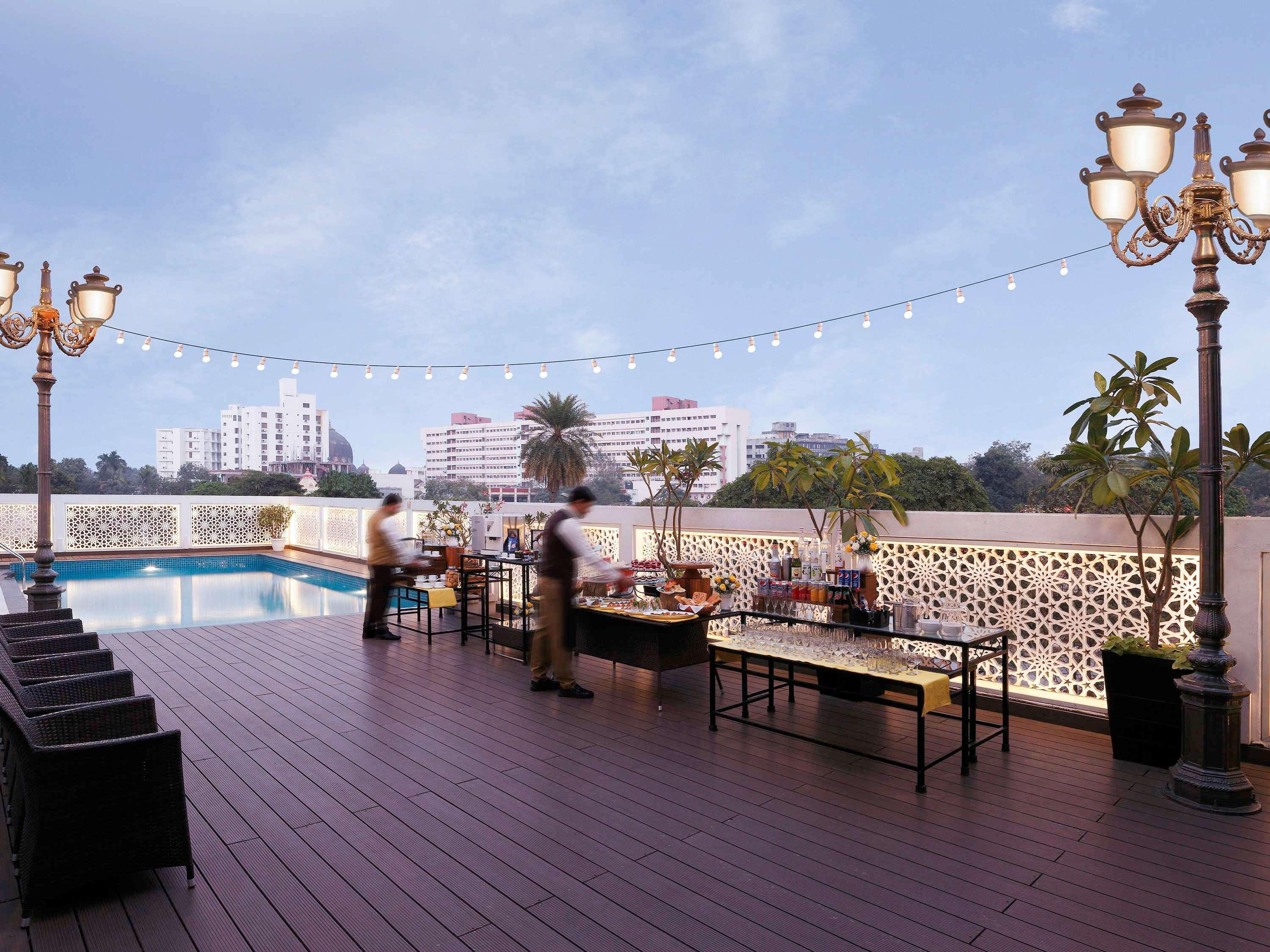 Grand Mercure Vadodara Surya Palace Kültér fotó