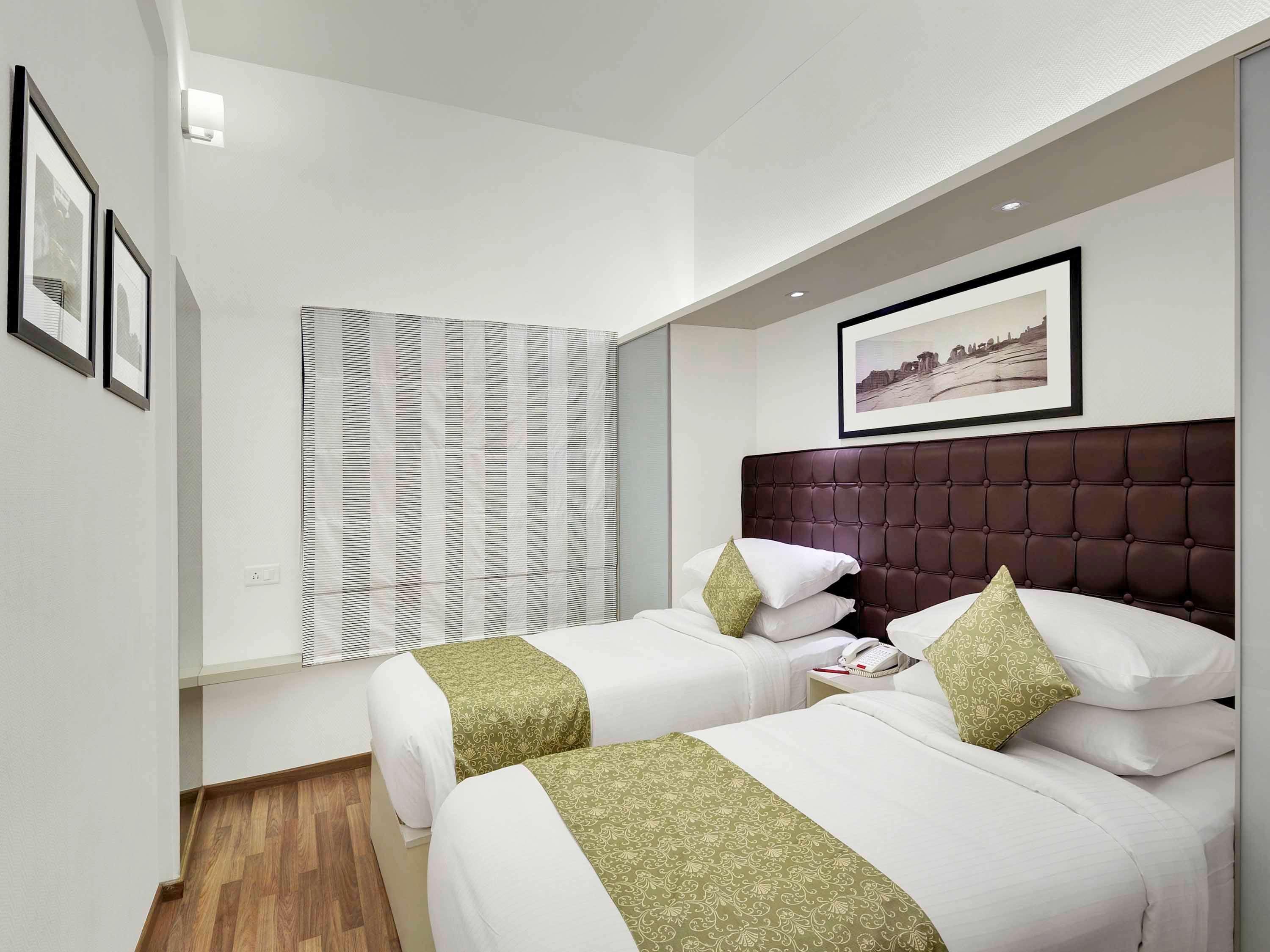 Grand Mercure Vadodara Surya Palace Kültér fotó
