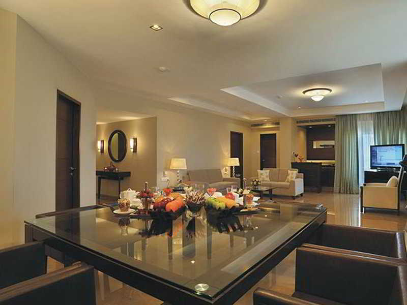 Grand Mercure Vadodara Surya Palace Szoba fotó